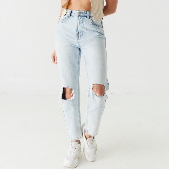 Refuge High Wasted Distressed Mom Jeans - Picture 5 of 5